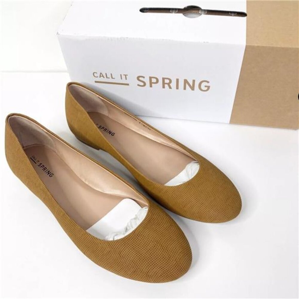 NEW Call it Spring Fibocchi Flats Tan Women's 8